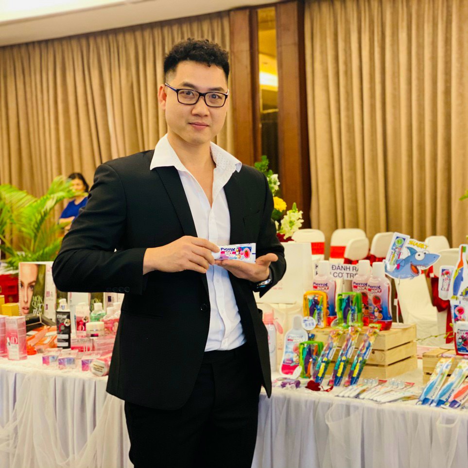 Nguyễn Quang Giang giới thiệu dòng sản phẩm chăm sóc răng miệng PIERROT đến từ Tây Ban Nha